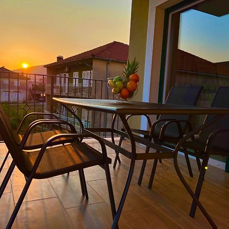 Vila Zrina - Apartmani Trogir Kültér fotó