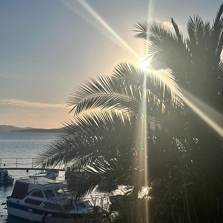 Vila Zrina - Apartmani Trogir Kültér fotó