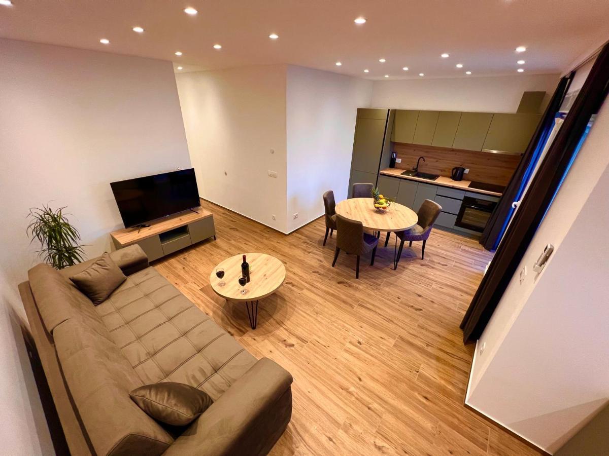 Vila Zrina - Apartmani Trogir Kültér fotó