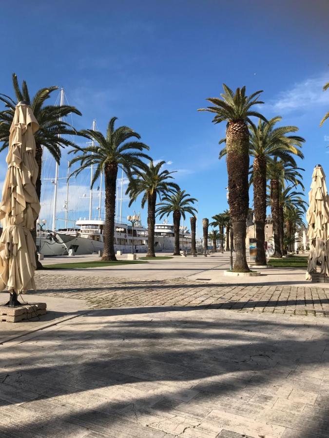 Vila Zrina - Apartmani Trogir Kültér fotó
