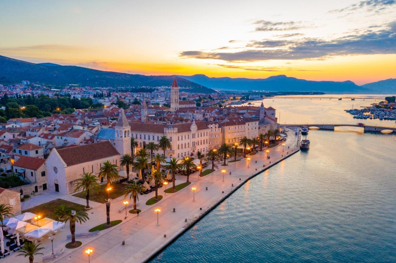 Vila Zrina - Apartmani Trogir Kültér fotó