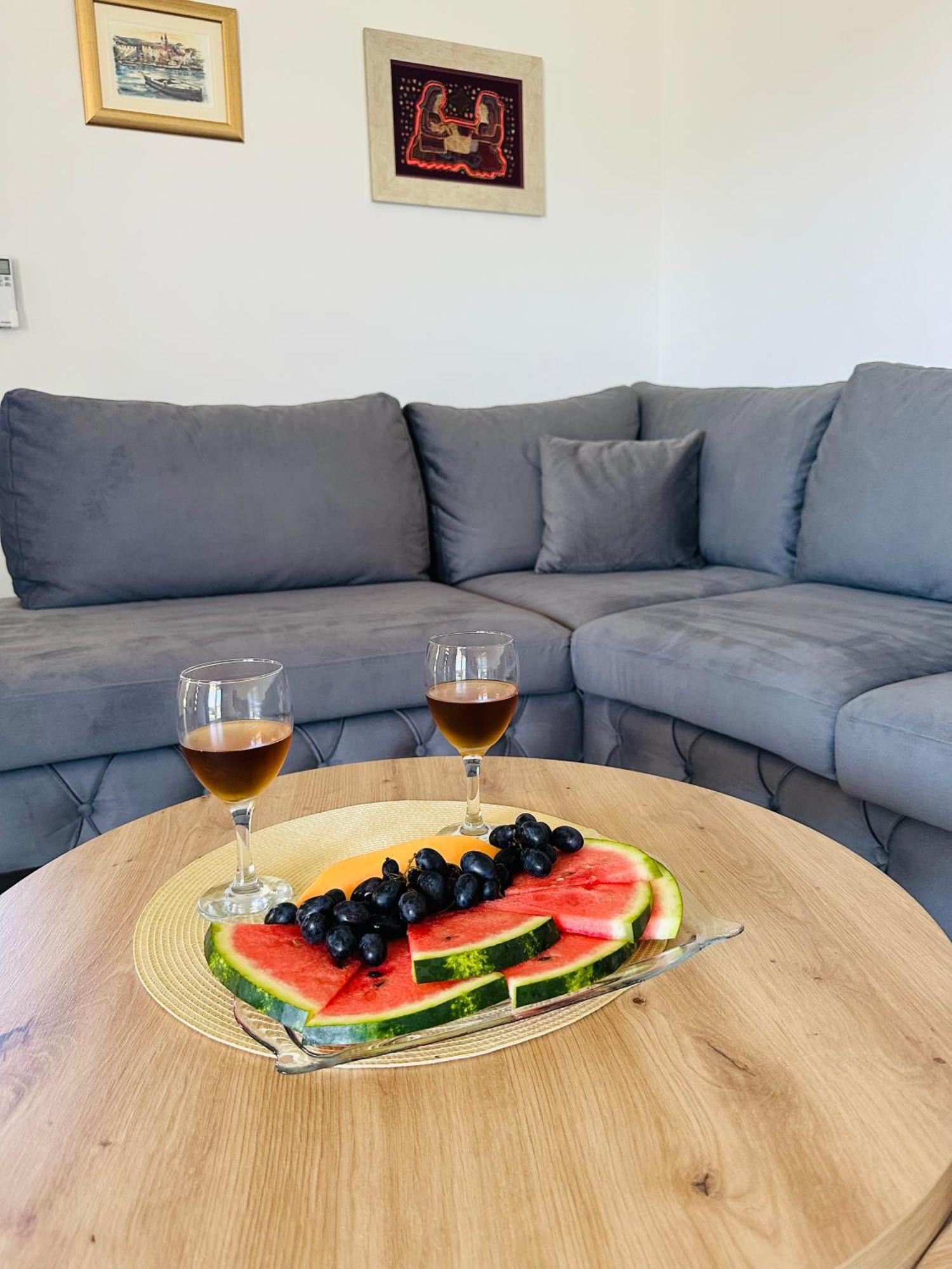Vila Zrina - Apartmani Trogir Kültér fotó