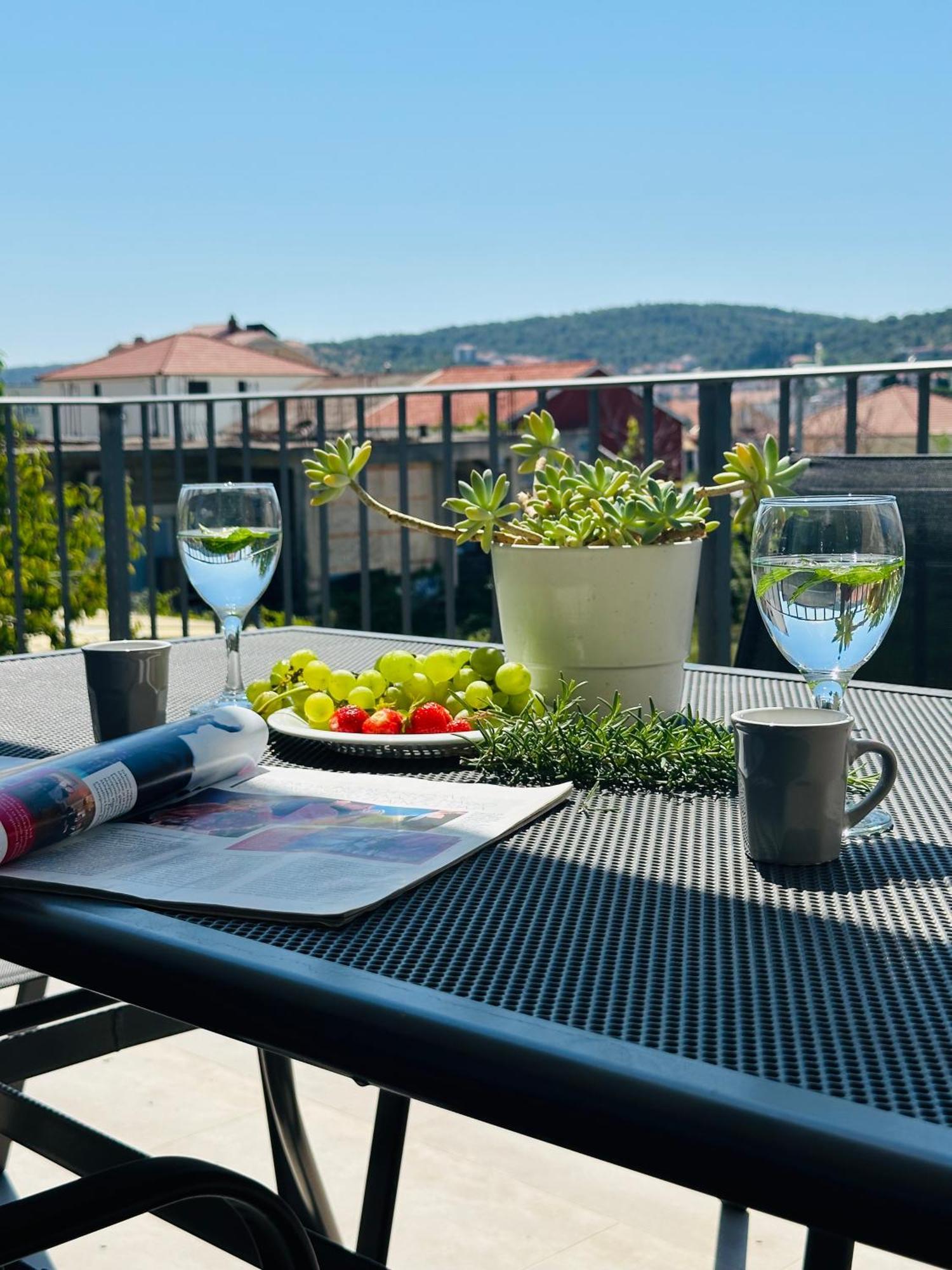Vila Zrina - Apartmani Trogir Kültér fotó