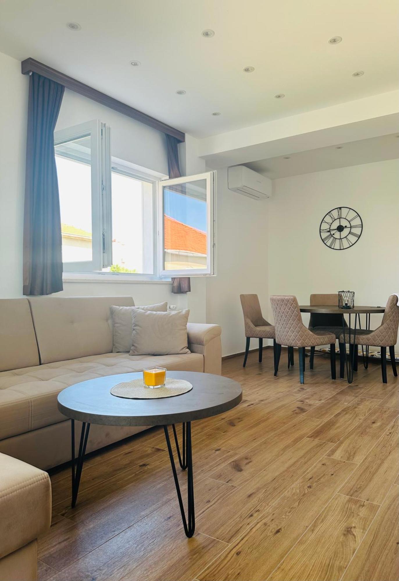 Vila Zrina - Apartmani Trogir Kültér fotó